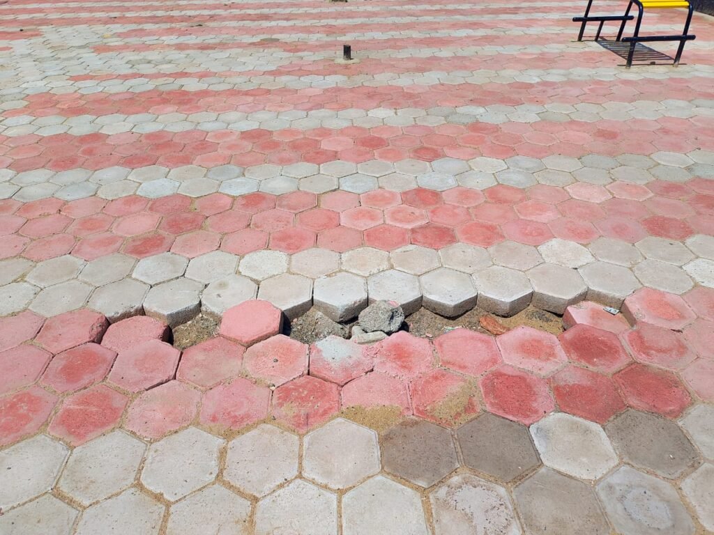 दातला गांव में CSR योजना से बनी ओपन जिम में घटिया निर्माण का आरोप, ग्रामीणों ने जांच की उठाई मांग 2 दातला गांव में CSR योजना से बनी ओपन जिम में घटिया निर्माण का आरोप, ग्रामीणों ने जांच की उठाई मांग | New India Times