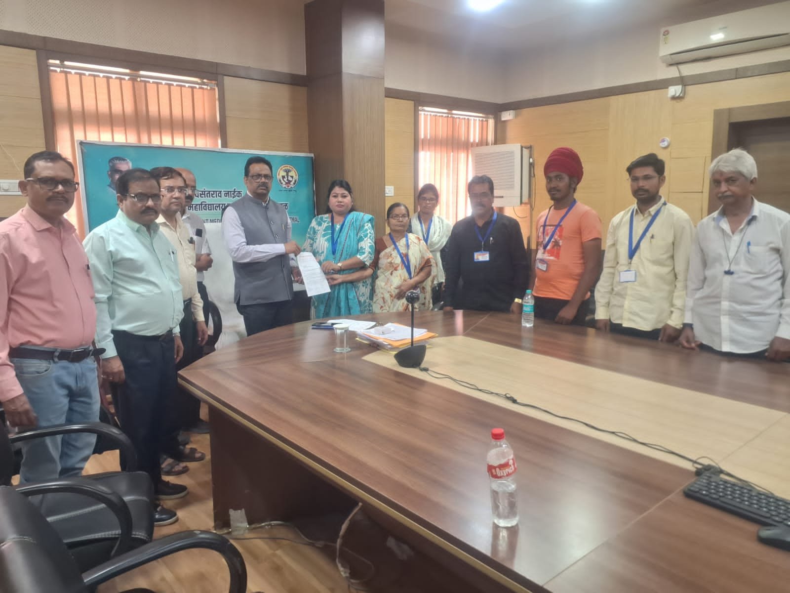 यवतमाल के सरकारी अस्पताल में पोस्टमार्टम के नाम पर अवैध वसूली का आरोप, जांच की मांग तेज 1 यवतमाल के सरकारी अस्पताल में पोस्टमार्टम के नाम पर अवैध वसूली का आरोप, जांच की मांग तेज | New India Times