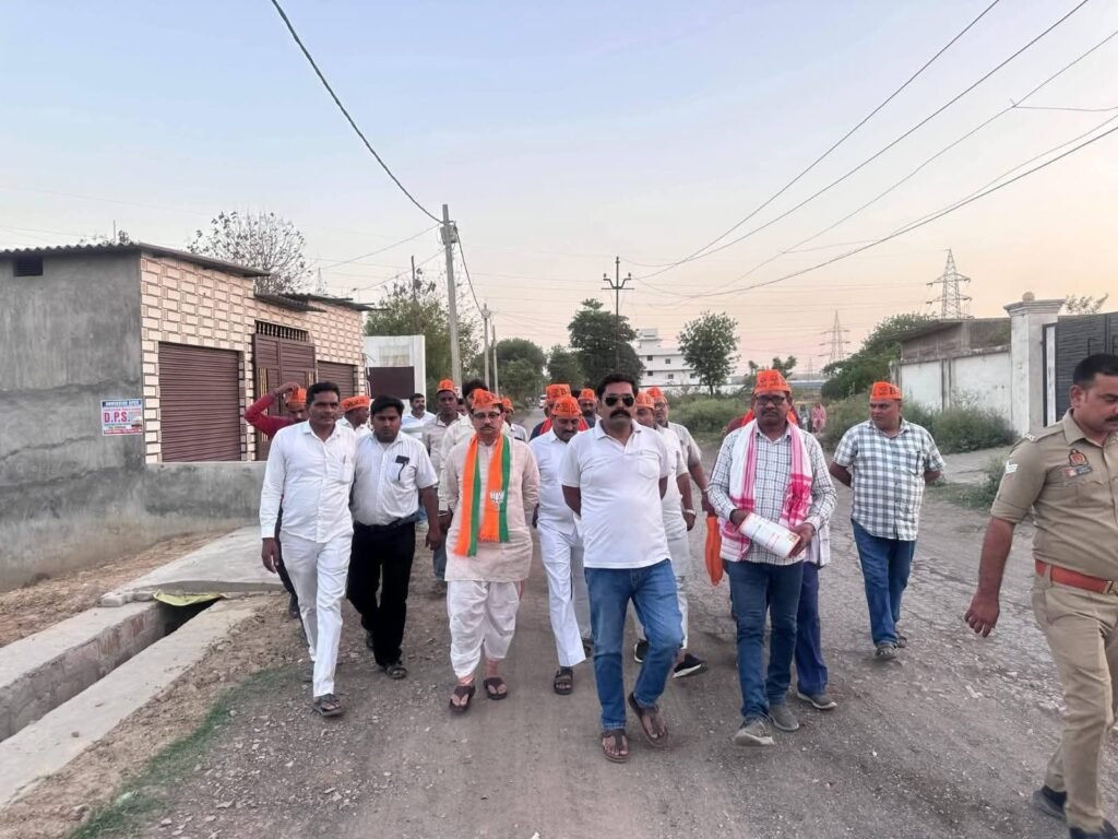 ‘गांव चलो अभियान’ के तहत चुनार विधायक अनुराग सिंह पटेल पहुंचे ग्रामीणों के बीच, गिनाईं सरकार के 9 वर्षों की उपलब्धियां | New India Times