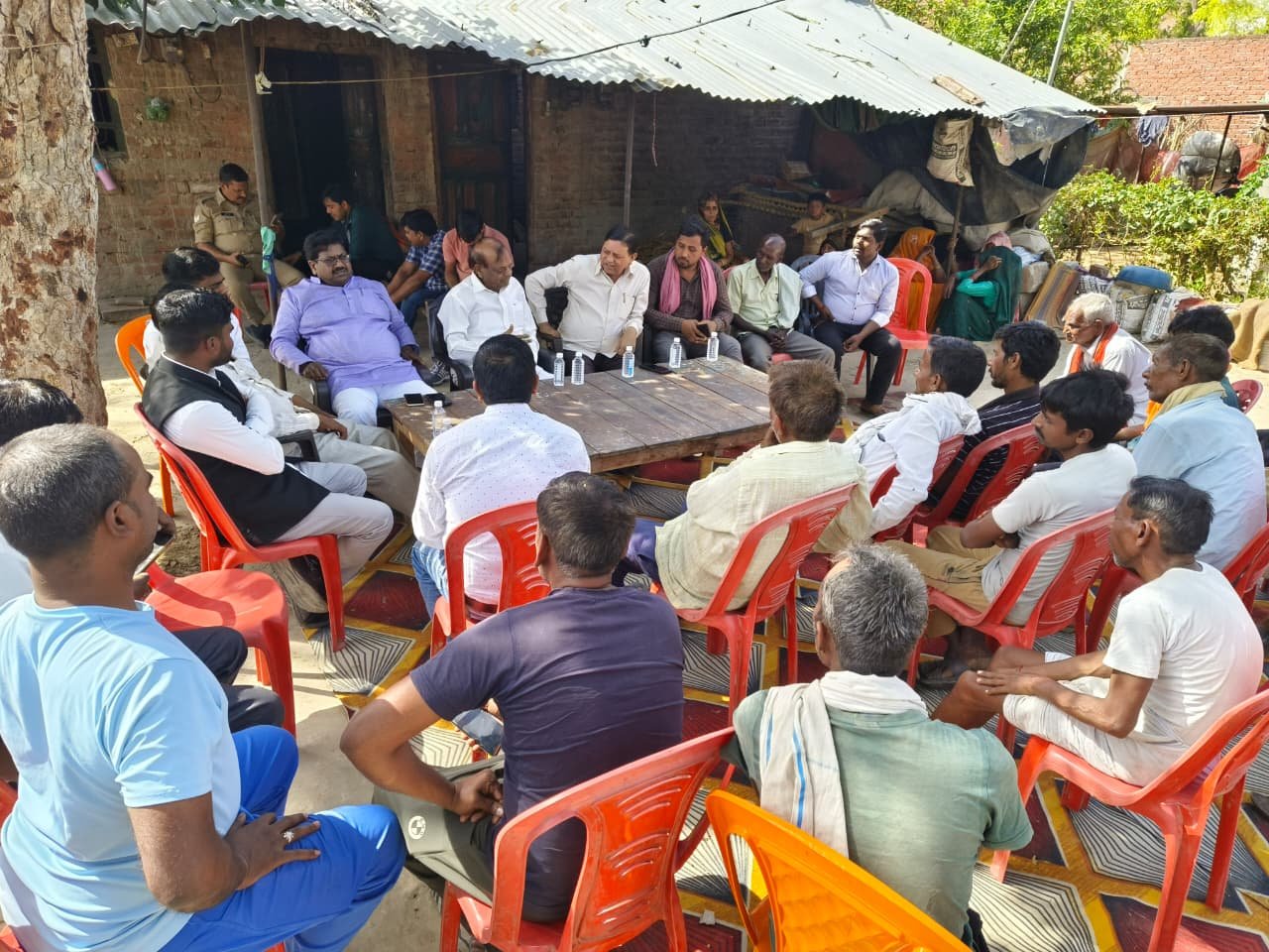 आंबेडकर जयंती की तैयारियों को लेकर सपा की जनसंपर्क बैठक, जन-समस्याओं पर भी हुआ मंथन 1 आंबेडकर जयंती की तैयारियों को लेकर सपा की जनसंपर्क बैठक, जन-समस्याओं पर भी हुआ मंथन | New India Times