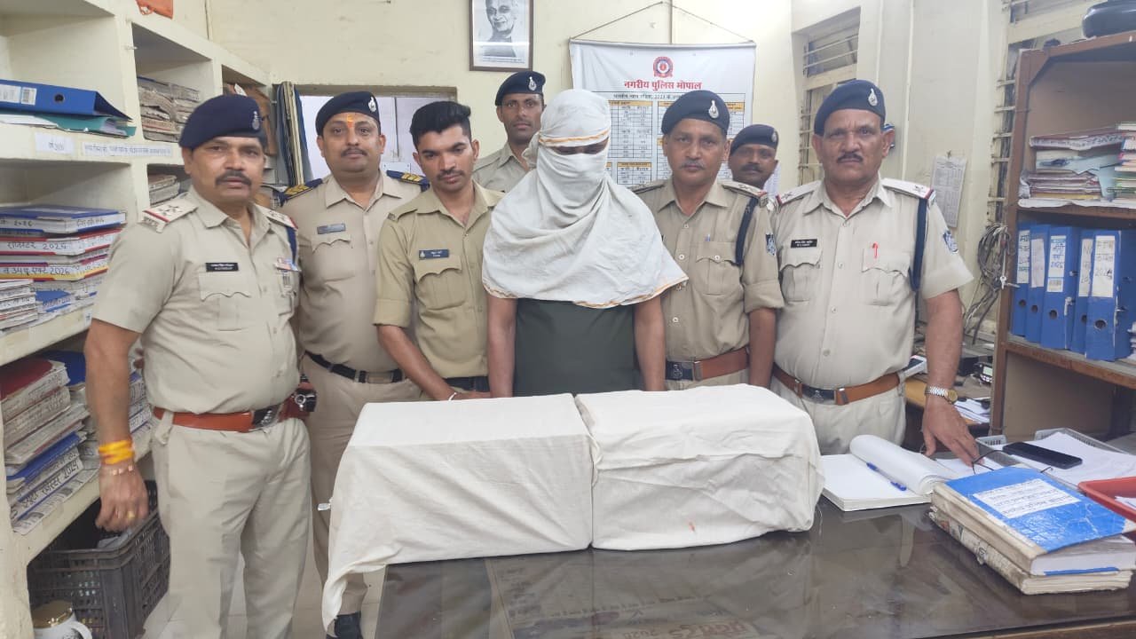 भोपाल में मेडिकल स्टोर संचालक गिरफ्तार, 211 शीशी नशीली दवा बरामद | New India Times