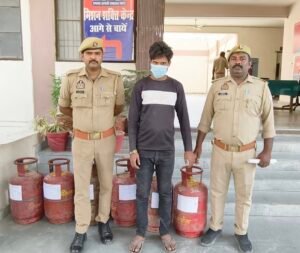 इटवा पुलिस ने गैस सिलेंडर चोरी का किया खुलासा, एक आरोपी गिरफ्तार, 6 सिलेंडर बरामद