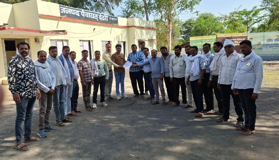 चार माह से मानदेय न मिलने पर रोजगार सहायकों की चेतावनी, 15–16 अप्रैल को सामूहिक अवकाश का ऐलान | New India Times