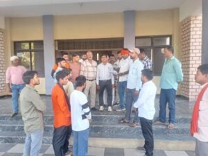 मुक्तिधाम निर्माण पर बुलडोजर कार्रवाई के विरोध में विश्व हिंदू परिषद व बजरंग दल ने सौंपा ज्ञापन