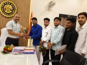 भीषण गर्मी को देखते हुए एनएसयूआई ने स्कूल समय बदलने व मध्याह्न भोजन सुचारू कराने की मांग की