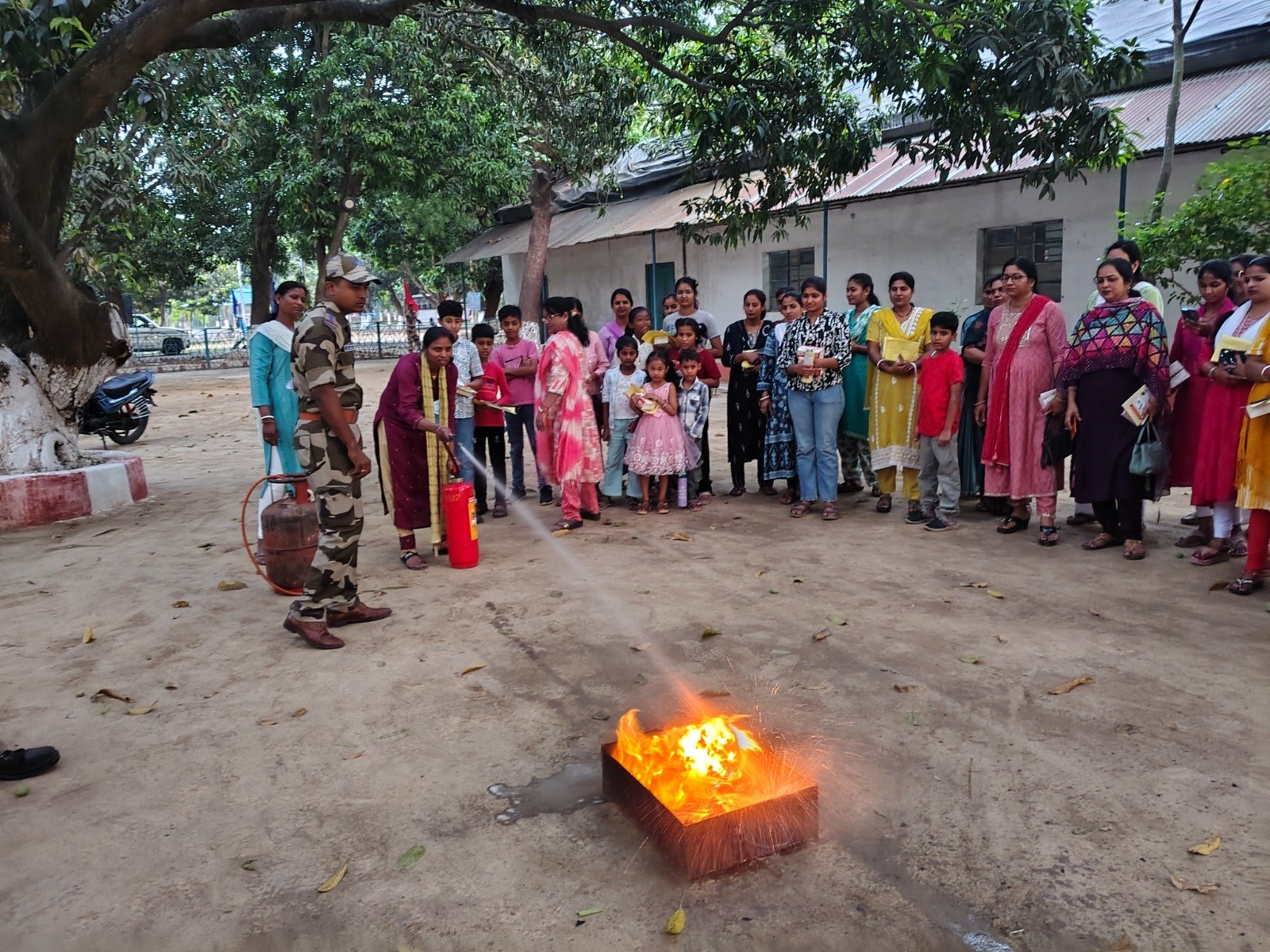 सतर्कता ही सुरक्षा: कहलगांव NTPC में CISF फायर विंग का जागरूकता अभियान, महिलाओं को दिया विशेष प्रशिक्षण | New India Times