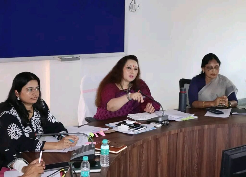 मैहर कलेक्टर ने की राजस्व कार्यों की समीक्षा, 15 जून तक लंबित प्रकरण निपटाने के निर्देश | New India Times