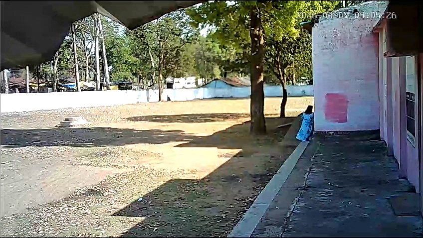 स्कूल की दीवारों पर अश्लील लिखावट का खुलासा, जांच में शिक्षिका पर लगे आरोप | New India Times