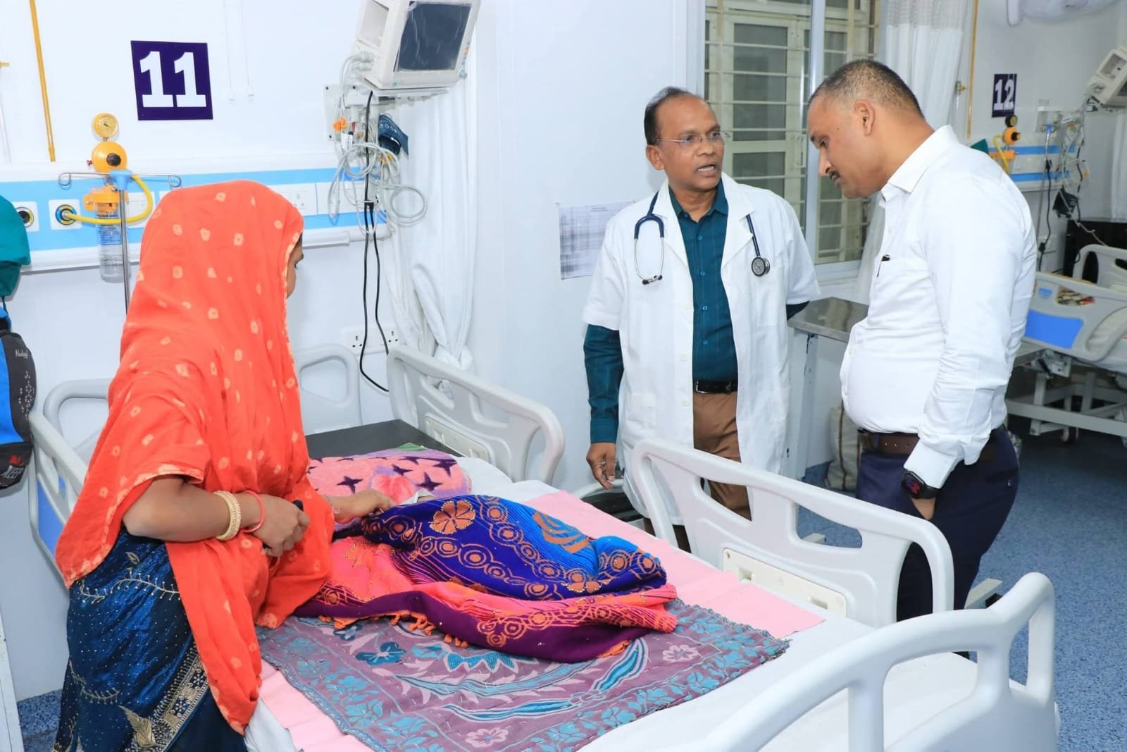 थांदला के सरकारी अस्पताल का कलेक्टर ने&nbsp; किया निरीक्षण, व्यवस्थाओं का लिया जायजा | New India Times