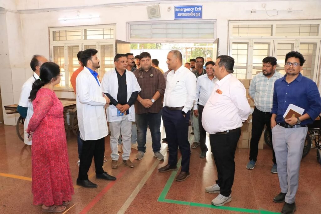 थांदला के सरकारी अस्पताल का कलेक्टर ने&nbsp; किया निरीक्षण, व्यवस्थाओं का लिया जायजा | New India Times