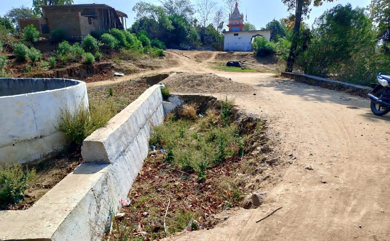 छोटा पनारा पुलिया में बड़ा गड्ढा, हादसे का खतरा बढ़ा – ग्रामीणों ने मरम्मत की मांग की | New India Times