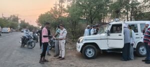 पांढुर्णा में यातायात नियमों की अनदेखी पर सख्ती, पुलिस की चालानी कार्रवाई और जागरूकता अभियान