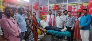 मथुरा में रक्तदान का रिकॉर्ड: शिविर में 8000 यूनिट का आंकड़ा पार, समाजसेवा की मिसाल