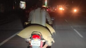 स्कूली बच्चों के निवाले पर डाका: MDM का अनाज बेचते रंगे हाथों पकड़ा गया समूह संचालक