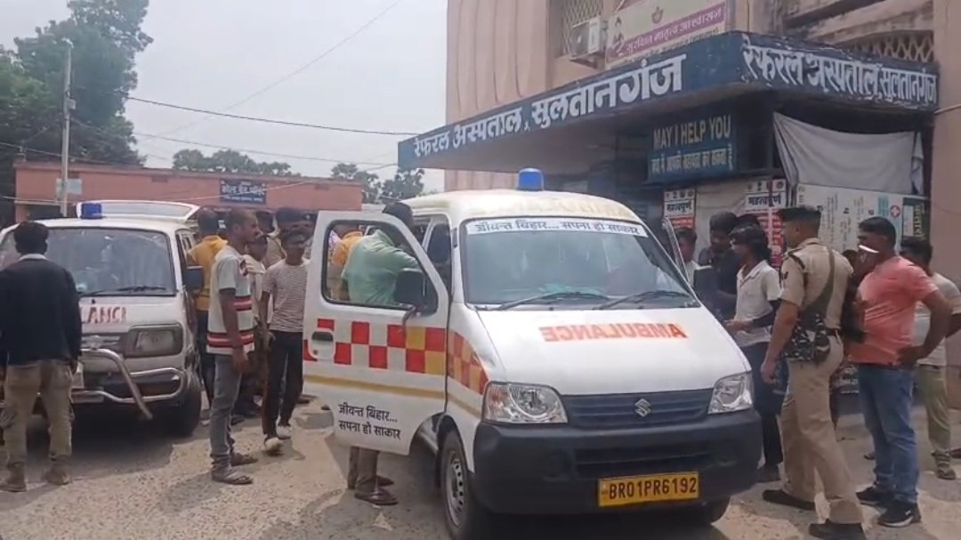 तेज रफ्तार चार पहिया वाहन ने तीन स्कूली बच्चों को रौंदा, हालत गंभीर | New India Times