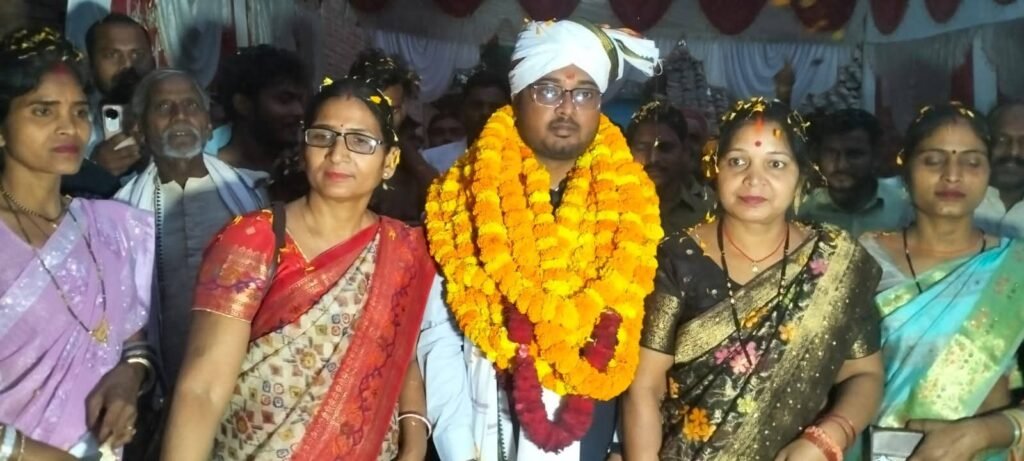 चुनार के लाल अंकित सिंह पटेल ने रचा इतिहास, UPPSC में 61वीं रैंक हासिल कर बढ़ाया क्षेत्र का मान 2 चुनार के लाल अंकित सिंह पटेल ने रचा इतिहास, UPPSC में 61वीं रैंक हासिल कर बढ़ाया क्षेत्र का मान | New India Times