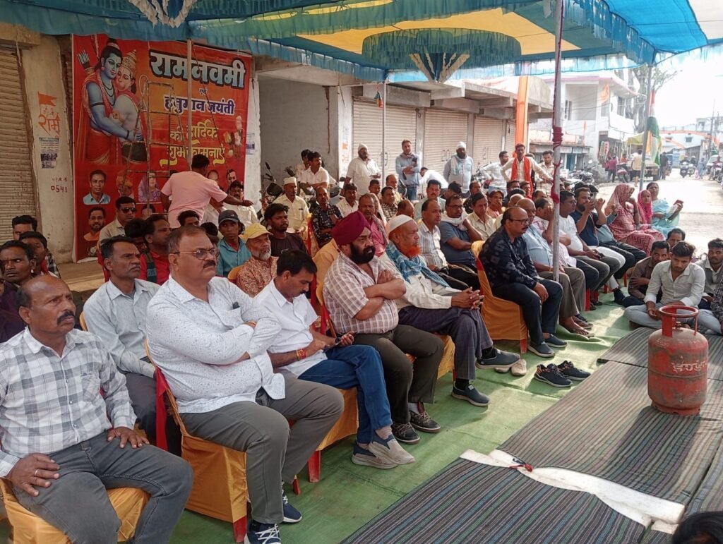 इंदिरा चौक पर कांग्रेस का धरना, पानी बिल वृद्धि सहित कई मुद्दों पर प्रशासन को सौंपा ज्ञापन 2 इंदिरा चौक पर कांग्रेस का धरना, पानी बिल वृद्धि सहित कई मुद्दों पर प्रशासन को सौंपा ज्ञापन | New India Times