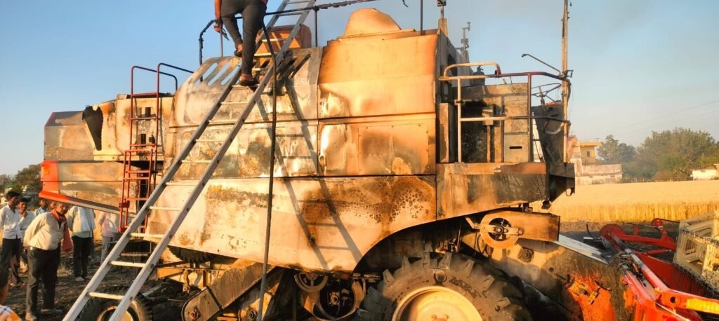 देवरी क्षेत्र में एक दिन में 7 जगह भीषण आग, गेहूं की फसल जलकर खाक, 2 हार्वेस्टर भी हुए जलकर नष्ट | New India Times