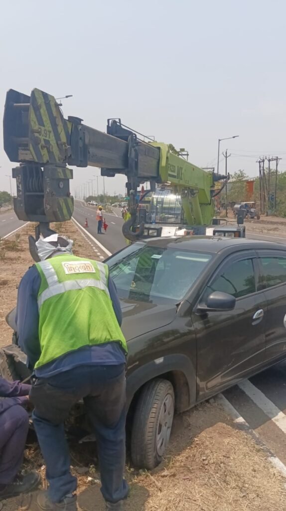 भुसावल में NH-53 पर भीषण सड़क हादसा: डंपर की टक्कर से कार चकनाचूर, चालक घायल | New India Times