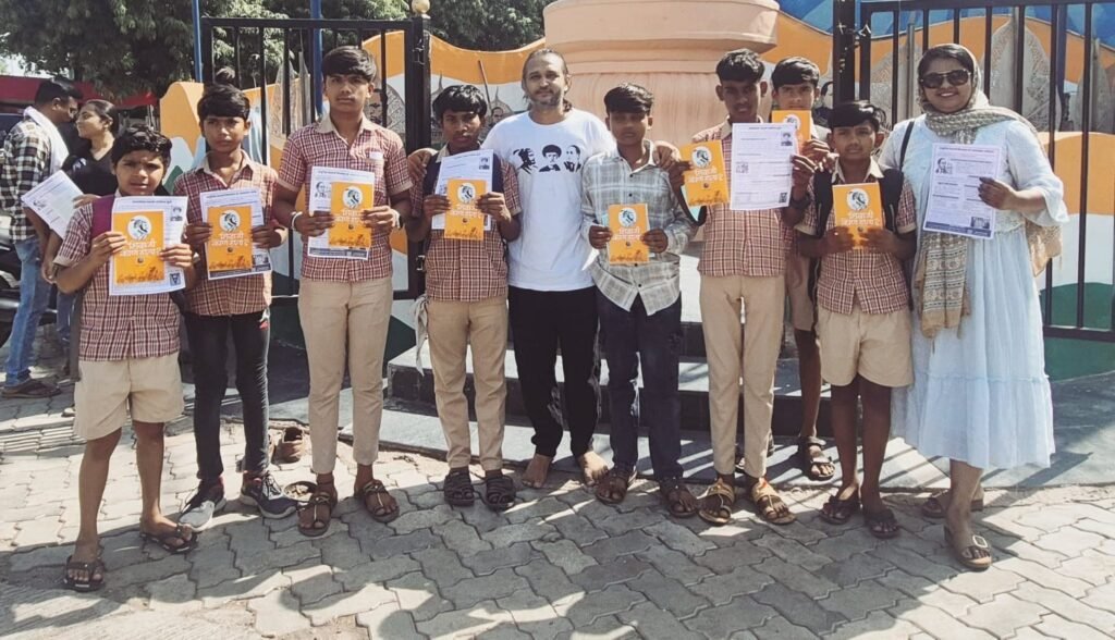 सरकारी अस्पताल के प्रांगण में डॉक्टरों की गैर मौजूदगी में गर्भवती का प्रसव : जांच की मांग | New India Times