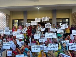 आवास योजना सर्वे में देरी पर फूटा गुस्सा, सैकड़ों आवेदकों ने निकाला जुलूस, सौंपा ज्ञापन, देवरी में 1500 से अधिक आवेदक प्रभावित, एक साल से अटका है सर्वे कार्य