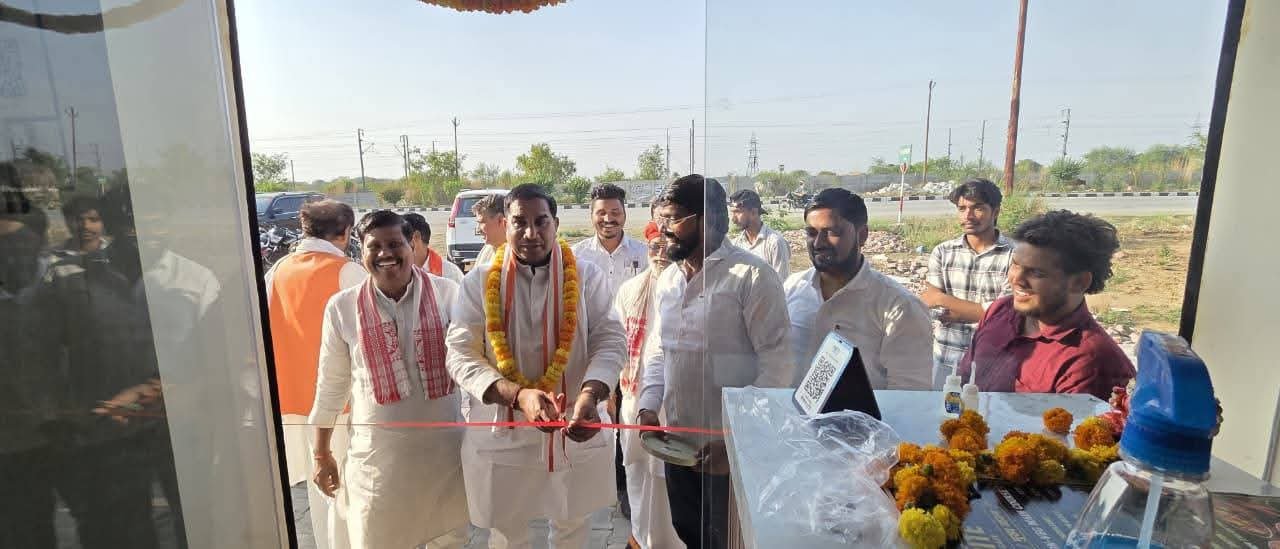 चुनार में ‘इवर वाइट रेस्टोरेंट’ का भव्य शुभारंभ, विधायक ने किया उद्घाटन | New India Times