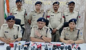 नावरा बाजार से लौट रहे सराफा व्यापारी से डकैती का खुलासा, दो आरोपी गिरफ्तार, लाखों का माल बरामद