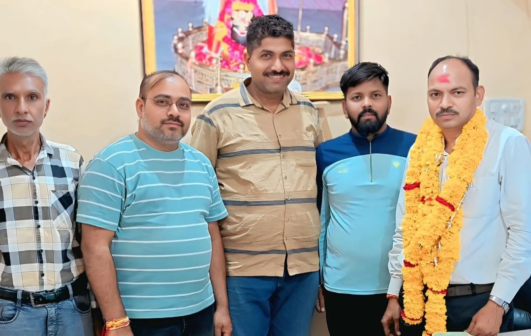 झकनावदा जिला सहकारी केंद्रीय बैंक को मिले नए शाखा प्रबंधक, स्टाफ ने किया भव्य स्वागत | New India Times