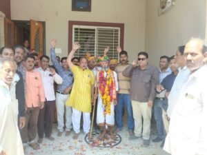 105 दिवसीय नर्मदा परिक्रमा पूर्ण कर गृहग्राम पहुंचे दिलीप सोलंकी, भव्य स्वागत से गूंजा गांव