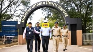 पांच लाख की रिश्वत के साथ पकड़े गए इंजीनियर का आका कौन ? डबरा बन गया PWD