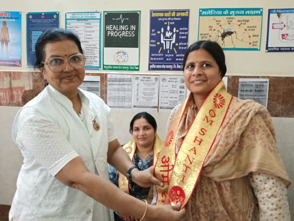 नर्स दिवस पर मालनपुर सरकारी अस्पताल में डॉक्टरों और नर्सों का हुआ सम्मान | New India Times