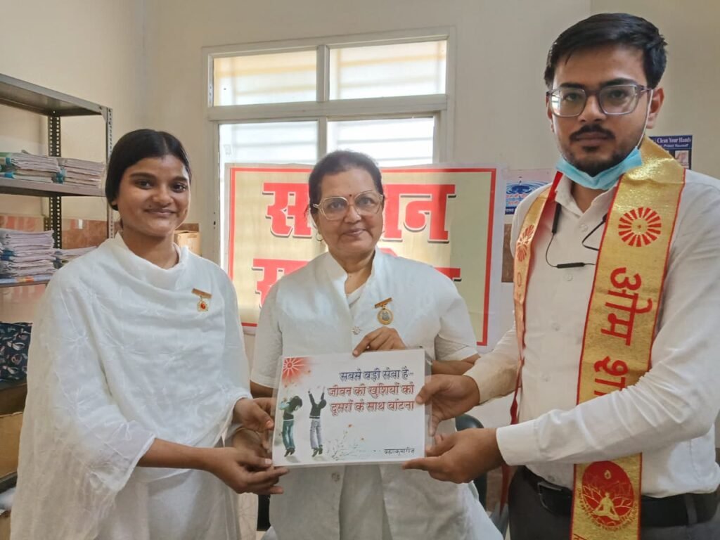 नर्स दिवस पर मालनपुर सरकारी अस्पताल में डॉक्टरों और नर्सों का हुआ सम्मान | New India Times