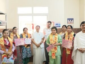 नर्स दिवस पर मालनपुर सरकारी अस्पताल में डॉक्टरों और नर्सों का हुआ सम्मान