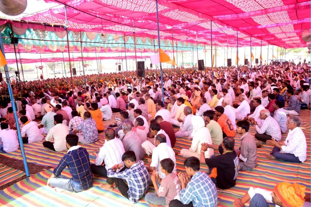 मेघनगर में श्रीमद्भागवत कथा में उमड़ रही श्रद्धालुओं की भीड़, संत कमल किशोर नागर ने बताया मौन और गौसेवा का महत्व 3 मेघनगर में श्रीमद्भागवत कथा में उमड़ रही श्रद्धालुओं की भीड़, संत कमल किशोर नागर ने बताया मौन और गौसेवा का महत्व | New India Times