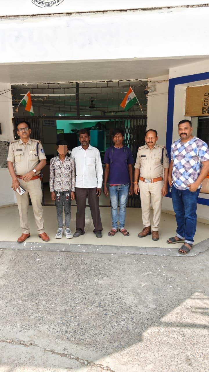 ऑपरेशन मुस्कान के तहत कानवन पुलिस की बड़ी सफलता, गुम नाबालिग बालक को सकुशल परिजनों से मिलाया 1 ऑपरेशन मुस्कान के तहत कानवन पुलिस की बड़ी सफलता, गुम नाबालिग बालक को सकुशल परिजनों से मिलाया | New India Times