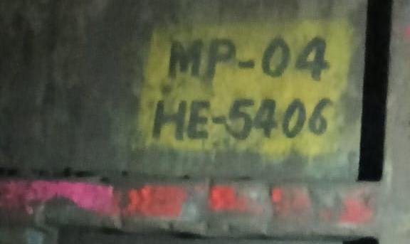 तेज रफ्तार डंपर ने ली युवक की जान: नीमढ़ाना में दर्दनाक हादसा, महिला गंभीर घायल | New India Times