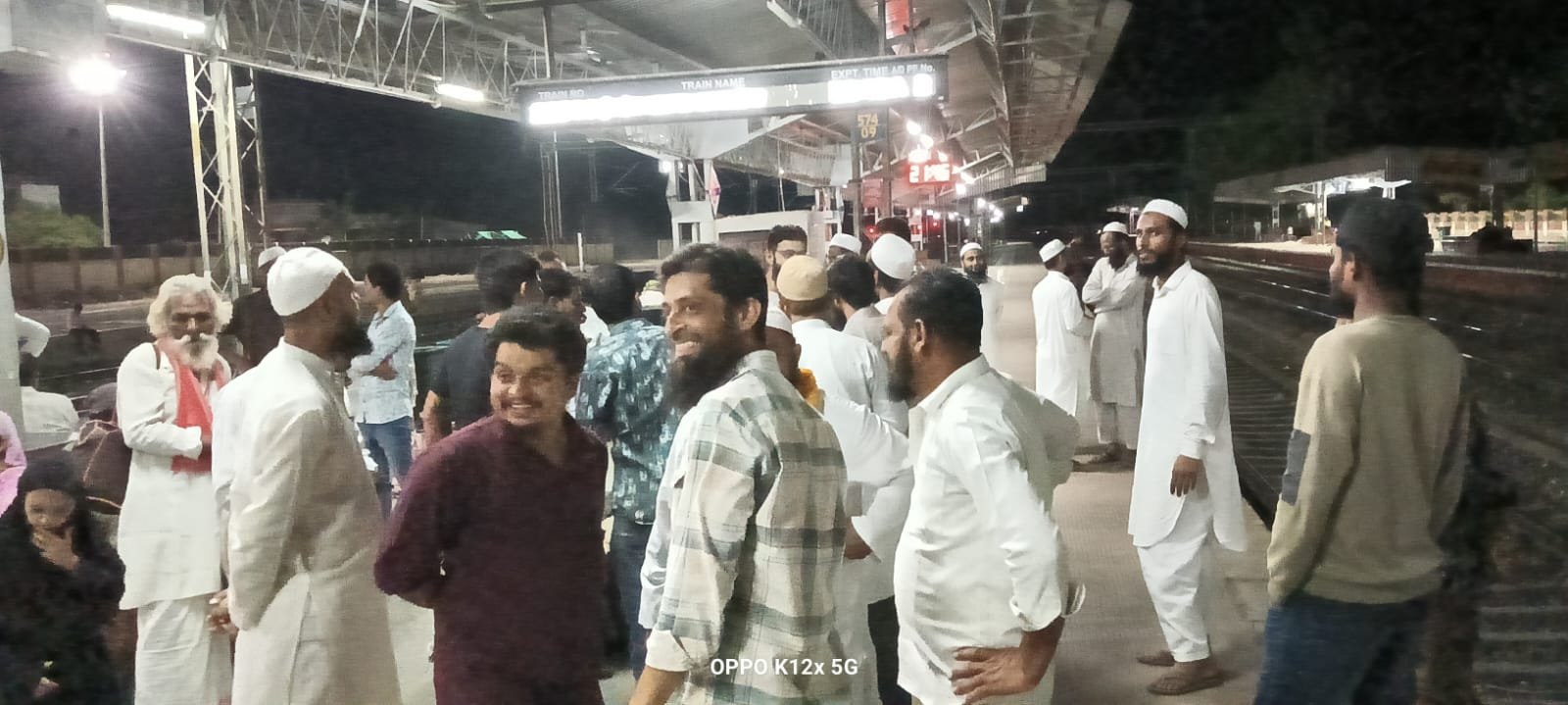 मेघनगर रेलवे स्टेशन पर हज यात्रियों का भव्य इस्तकबाल, मुल्क में अमन-चैन की दुआओं के साथ हुए रवाना 1 मेघनगर रेलवे स्टेशन पर हज यात्रियों का भव्य इस्तकबाल, मुल्क में अमन-चैन की दुआओं के साथ हुए रवाना | New India Times