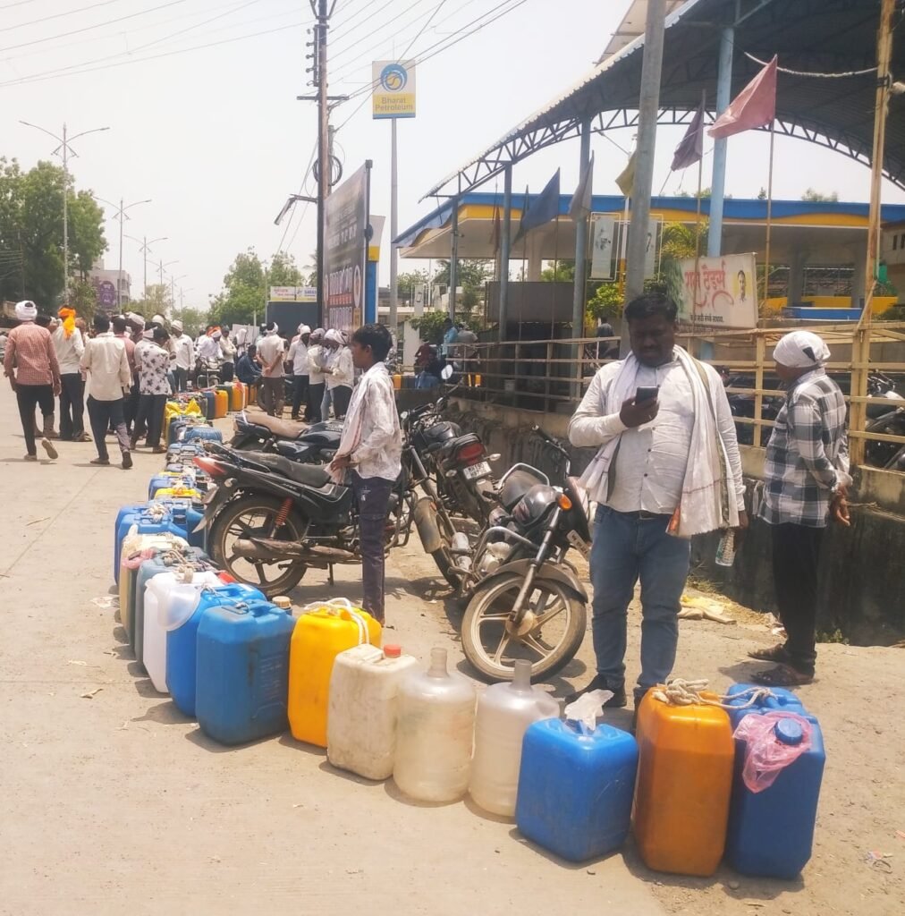 लॉक डाउन की चपेट में आ सकते हैं पेट्रोल पंप ? प्रशासन को आगे कर गायब हो गए मंत्री 2 लॉक डाउन की चपेट में आ सकते हैं पेट्रोल पंप ? प्रशासन को आगे कर गायब हो गए मंत्री | New India Times