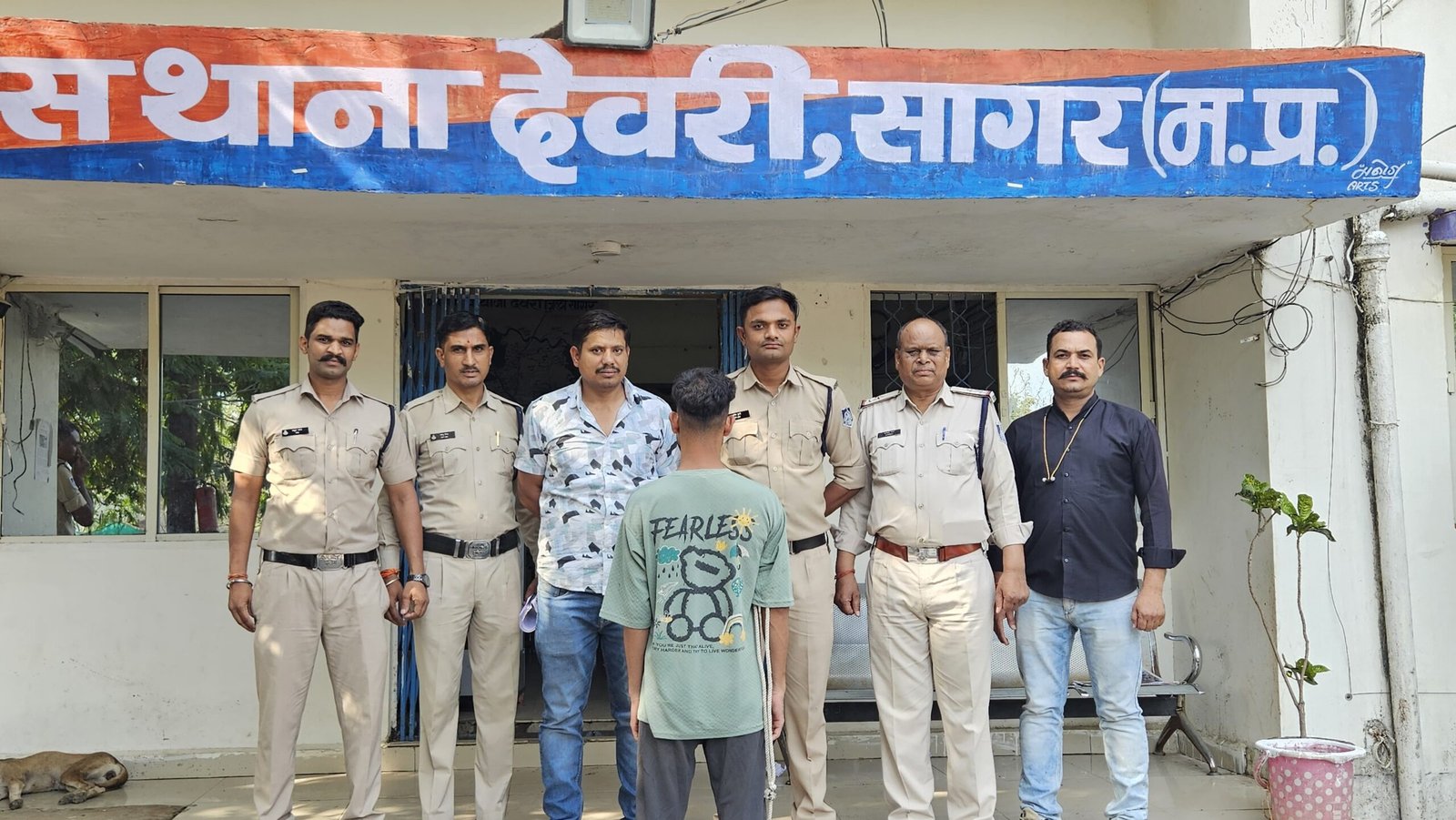 कलयुगी बेटे ने ही उड़ाए मां-बाप और बहन के ज़ेवर, देवरी पुलिस ने आरोपी बेटे को गिरफ्तार कर किया खुलासा 1 कलयुगी बेटे ने ही उड़ाए मां-बाप और बहन के ज़ेवर, देवरी पुलिस ने आरोपी बेटे को गिरफ्तार कर किया खुलासा | New India Times