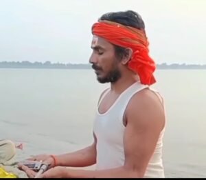गंगा जल हाथ में लेकर अपराध छोड़ने की कसम, कुख्यात कैलाश मंडल का वीडियो वायरल, एनकाउंटर की चर्चाओं के बीच उठाया कदम, प्रशासनिक पुष्टि का इंतज़ार
