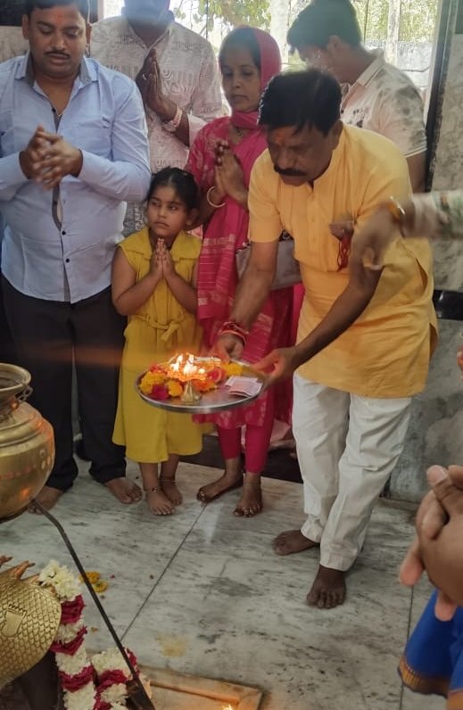 मेघनगर में पशुपतिनाथ महादेव प्राण-प्रतिष्ठा महोत्सव सम्पन्न, महाआरती में उमड़ा श्रद्धालुओं का जनसैलाब 2 मेघनगर में पशुपतिनाथ महादेव प्राण-प्रतिष्ठा महोत्सव सम्पन्न, महाआरती में उमड़ा श्रद्धालुओं का जनसैलाब | New India Times