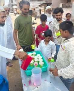 भीषण गर्मी में राहत: मोहम्मदी मरकज़ बुरहानपुर द्वारा शरबत वितरण (सबील) का आयोजन