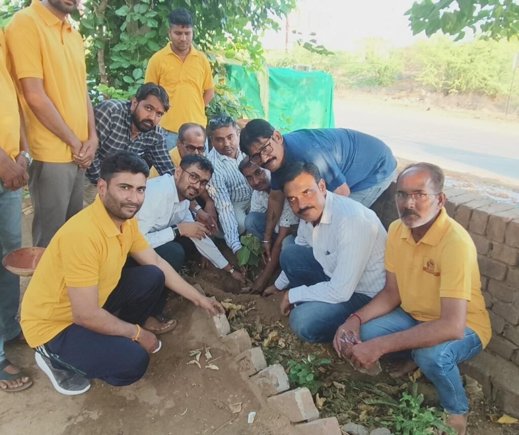 हल्ला बोल मंच का पर्यावरण अभियान शुरू, 100 टंकियां-परिंडे व 1100 पौधे लगाने का संकल्प | New India Times