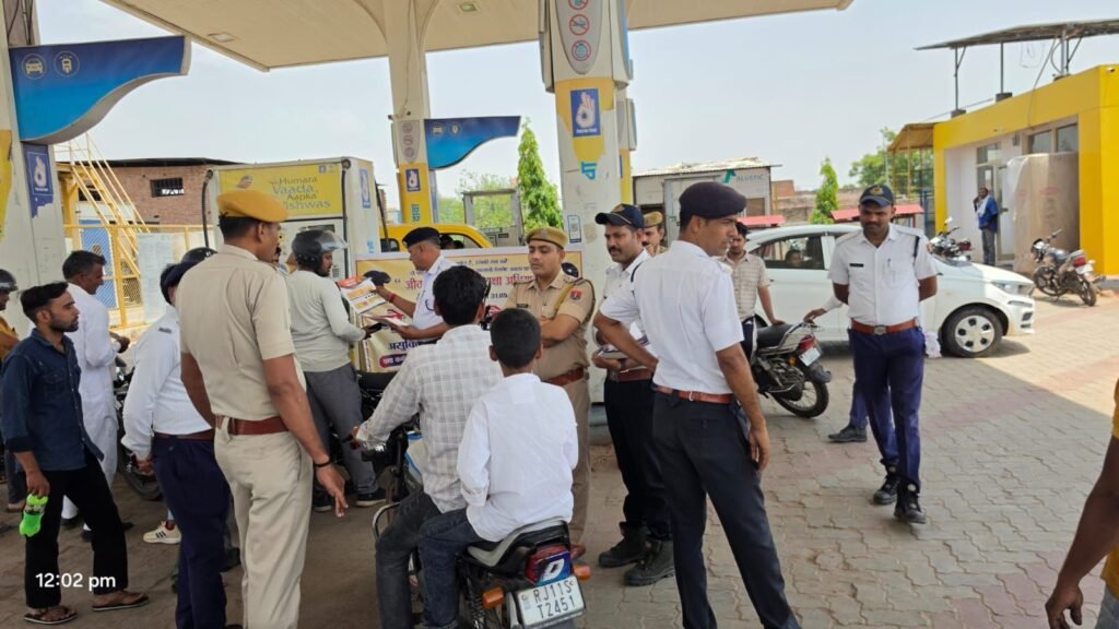बाड़ी में ‘नो हेल्मेट-नो पेट्रोल’ पहल शुरू, बिना हेल्मेट चालकों के काटे गए चालान | New India Times