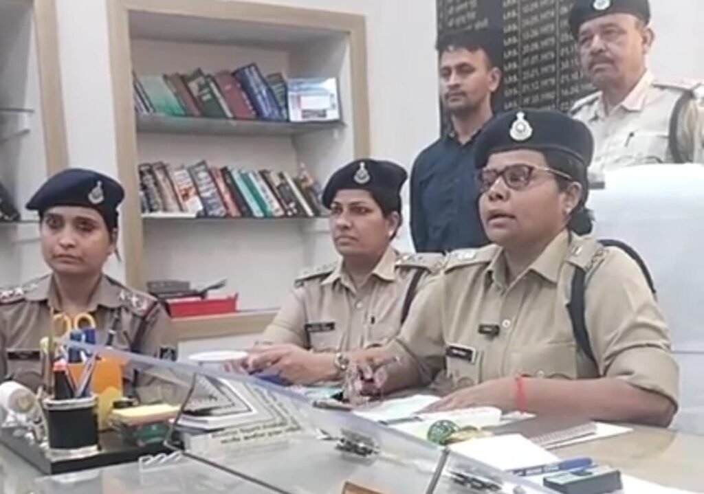 नौकरी एवं लोन दिलाने के नाम पर ठगी करने वाले शातिर आरोपी को पन्ना पुलिस ने किया गिरफ्तार | New India Times