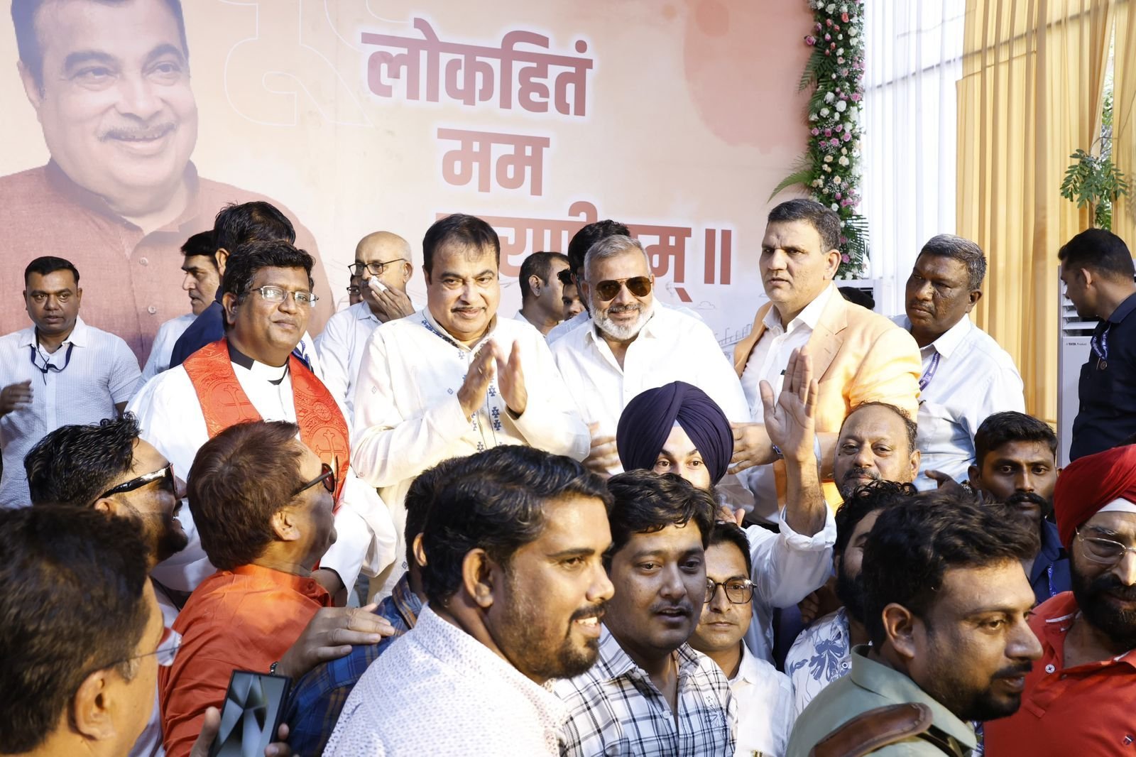 उत्साह पूर्वक नागपुर में मनाया गया केंद्रीय मंत्री नितिन गडकरी का जन्मदिन | New India Times