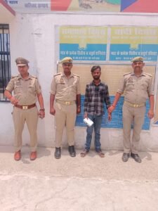 घर में घुसकर नकदी चोरी करने वाला युवक चढ़ा पुलिस के हत्थे