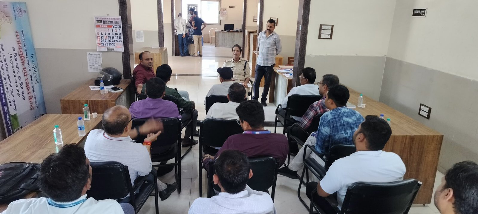 बैंकों की सुरक्षा व्यवस्था मजबूत करने के लिए पुलिस ने की बैठक, बैंक प्रबंधकों को दिए आवश्यक निर्देश | New India Times