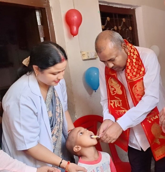 मथुरा में विटामिन-ए अभियान का शुभारंभ, 3.05 लाख बच्चों को पिलाई जाएगी खुराक 1 मथुरा में विटामिन-ए अभियान का शुभारंभ, 3.05 लाख बच्चों को पिलाई जाएगी खुराक | New India Times