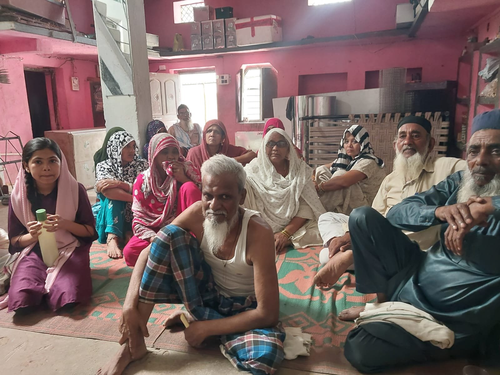 सूदखोरी के दबाव में दो सगे भाई रहस्यमयी ढंग से लापता, परिजनों ने प्रताड़ना का लगाया आरोप 1 सूदखोरी के दबाव में दो सगे भाई रहस्यमयी ढंग से लापता, परिजनों ने प्रताड़ना का लगाया आरोप | New India Times